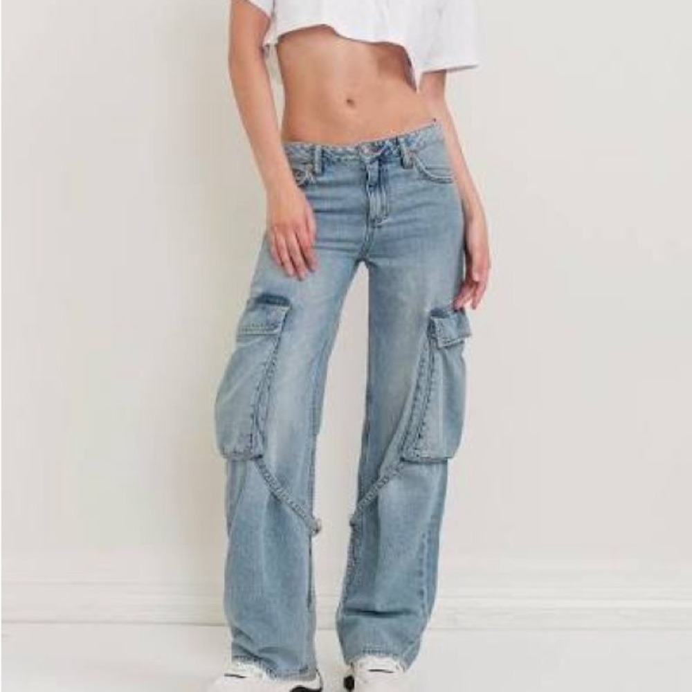 Women’s S.O.N.G. Y2K Baggy Cargo Jeans